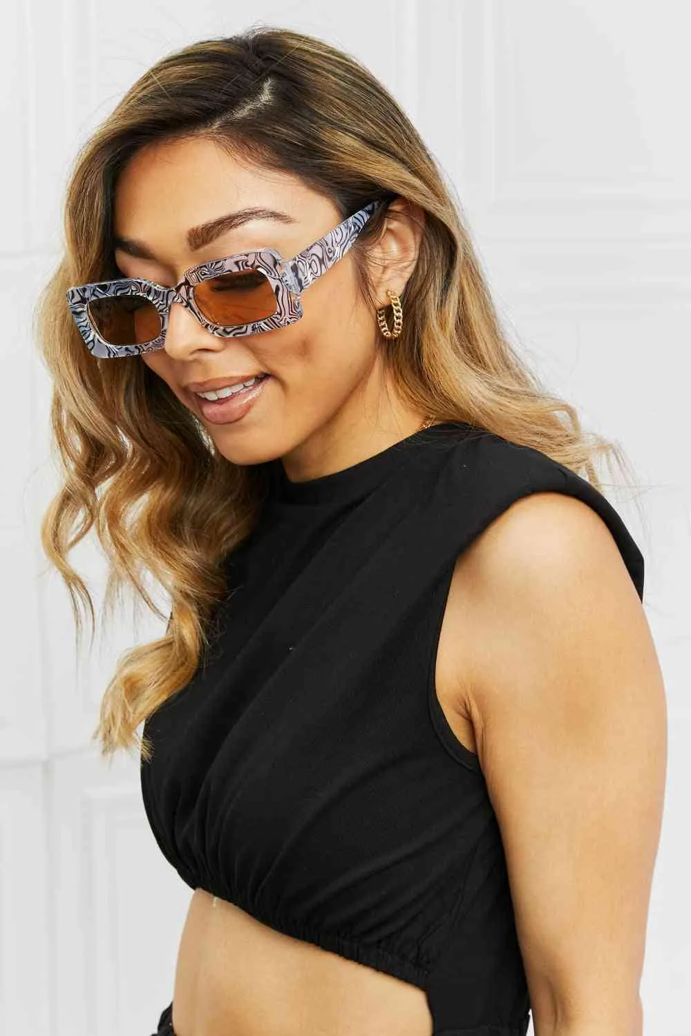Chic Tortoiseshell Rectangle Sunglasses with UV Protection