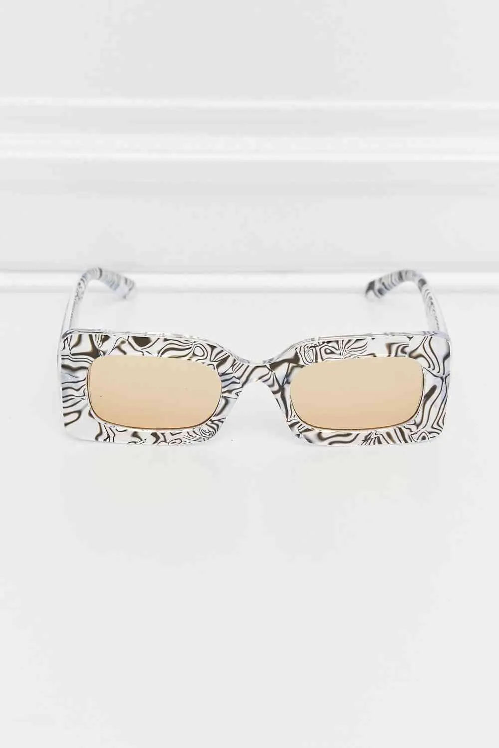 Chic Tortoiseshell Rectangle Sunglasses with UV Protection
