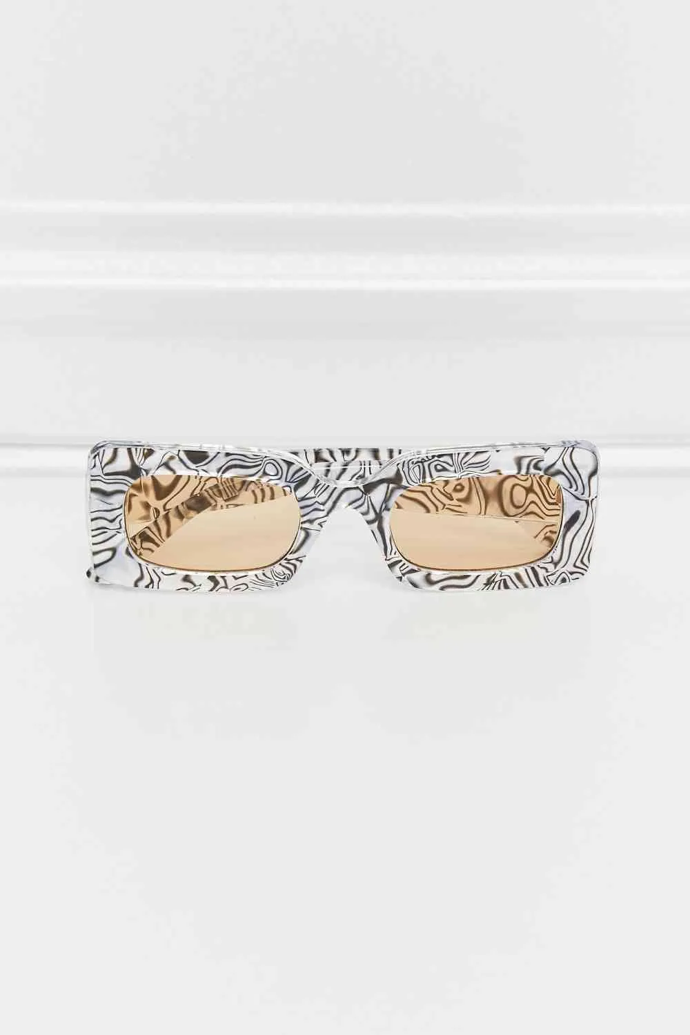 Chic Tortoiseshell Rectangle Sunglasses with UV Protection