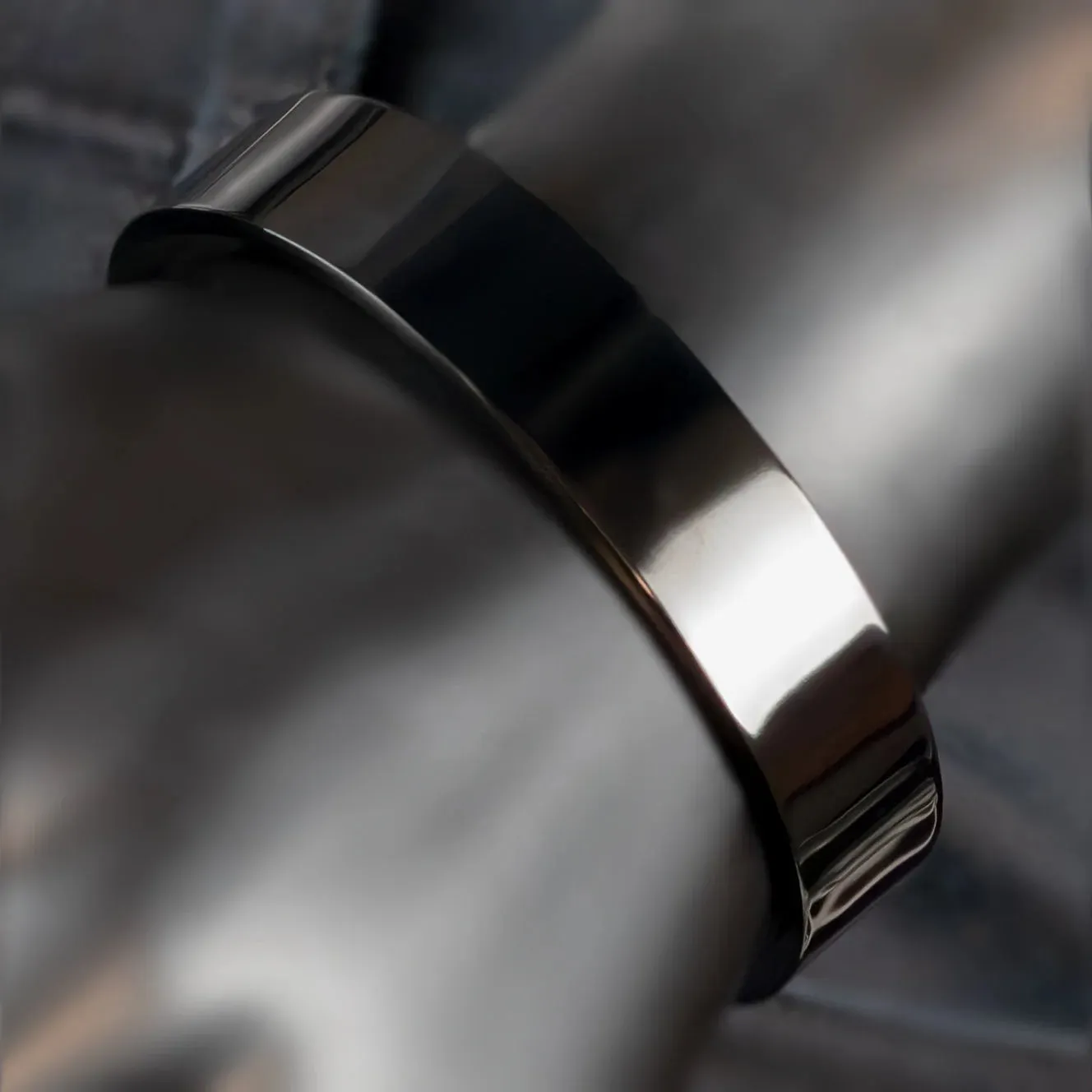Tauro Stainless Steel Cuff